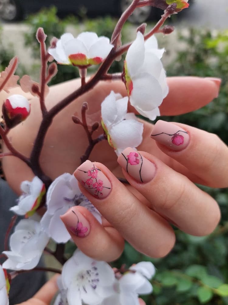 Stylizacja paznokci sakura nail art — Symbol Kraków
